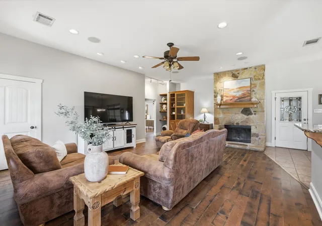 Photo 3 of Single family home for sale at 426 County Road 3435, Paradise, TX 76073 | MLS# 21352275 | Listing updated on 2026-08-06