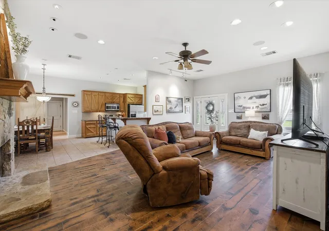 Photo 4 of Single family home for sale at 426 County Road 3435, Paradise, TX 76073 | MLS# 21352275 | Listing updated on 2026-08-06