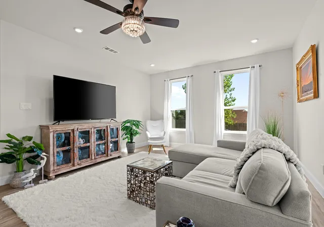 Photo 3 of Single family home for sale at 2415 Beverly Dr, Granbury, TX 76048 | MLS# 21351965 | Listing updated on 2026-10-06