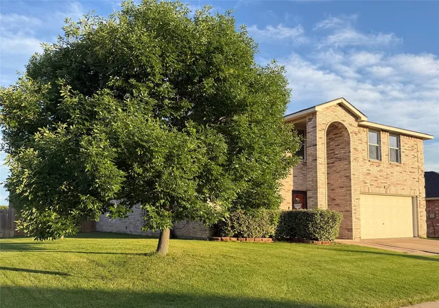 Photo 1 of Single family home for sale at 3214 Friesian Ct, Denton, TX 76210 | MLS# 21349818 | Listing updated on 2026-08-07