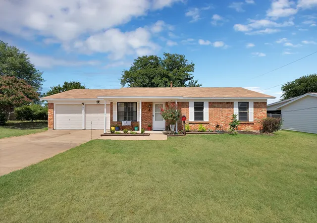 Photo 1 of Sale Pending at 825 E Prairie View Rd, Crowley, TX 76036 | MLS# 21352170 | Listing updated on 2026-08-26