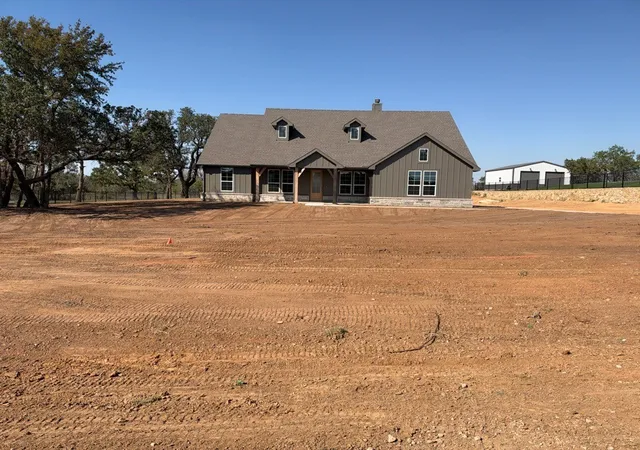 Single family home for sale at 205 Oak Grove Wy, Springtown, TX 76082 | MLS# 21352319