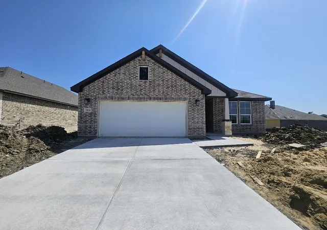 Photo 1 of Single family home for sale at 3006 Leopard Ln, Ennis, TX 75119 | MLS# 21347262 | Listing updated on 2026-08-07