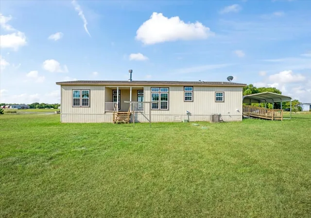 Photo 4 of Manufactured home for sale at 121 Bandana Dr, Whitesboro, TX 76273 | MLS# 21348399 | Listing updated on 2026-09-27
