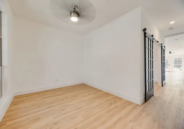 Photo 3 of Sale Pending at 6614 Spartan Dr, Arlington, TX 76001 | MLS# 21348951 | Listing updated on 2026-08-26