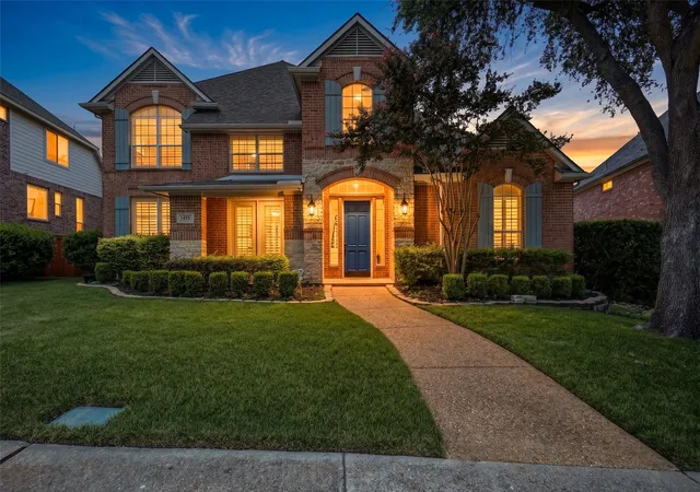 Photo 3 of Single family home for sale at 1426 Westmont Dr, Allen, TX 75013 | MLS# 21352372 | Listing updated on 2026-08-19