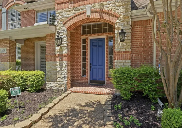 Photo 4 of Single family home for sale at 1426 Westmont Dr, Allen, TX 75013 | MLS# 21352372 | Listing updated on 2026-08-19
