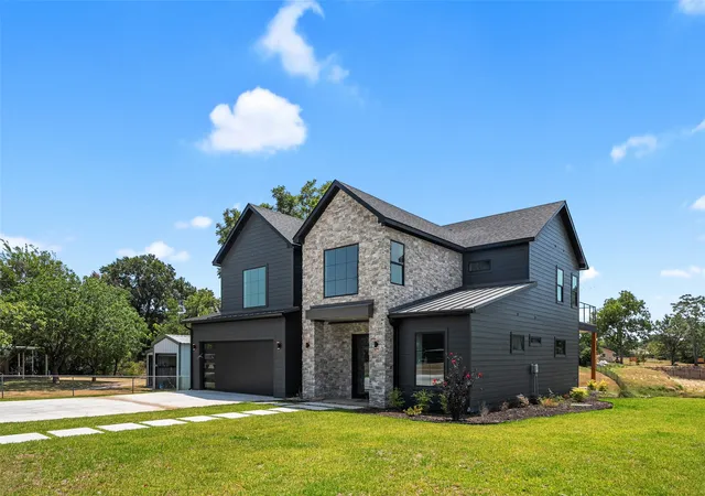 Photo 3 of Single family home for sale at 219 Autumn Wood Trl, Gun Barrel City, TX 75156 | MLS# 21351872 | Listing updated on 2026-08-08