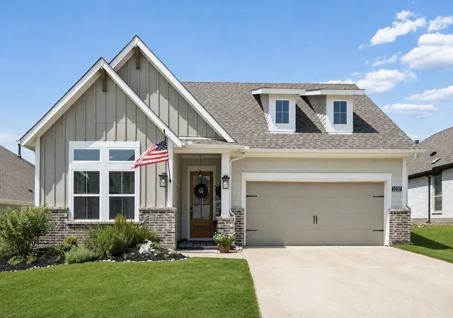 Photo 2 of Single family home for sale at 2232 Robin Wy, Justin, TX 76247 | MLS# 21350301 | Listing updated on 2026-10-02