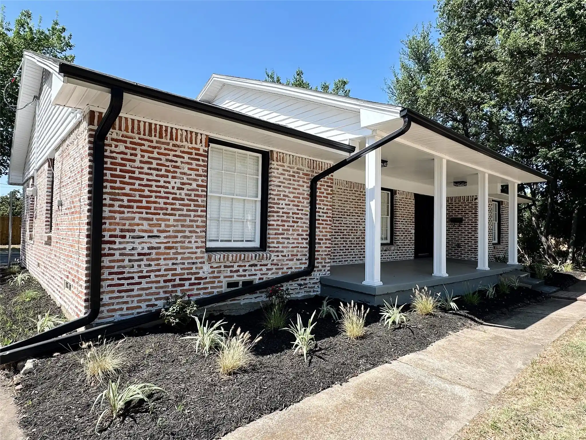 Photo 1 of Single family home for sale at 1814 Walnut Ave, Carrollton, TX 75006 | MLS# 21352434 | Listing updated on 2026-10-28