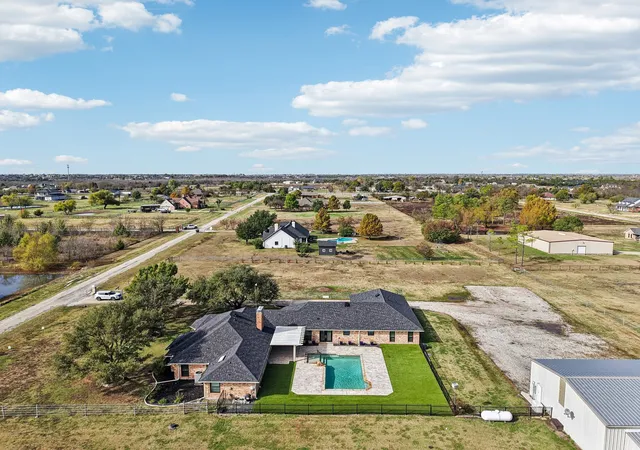 Photo 2 of Single family home for sale at 261 Meadowpark, Rockwall, TX 75032 | MLS# 21352346 | Listing updated on 2026-08-22