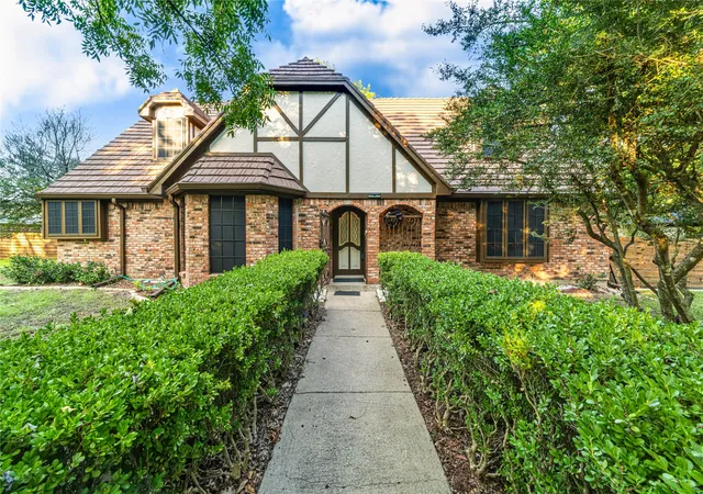 Photo 3 of Single family home for sale at 212 Magic Ln, Sunnyvale, TX 75182 | MLS# 21352291 | Listing updated on 2026-08-13