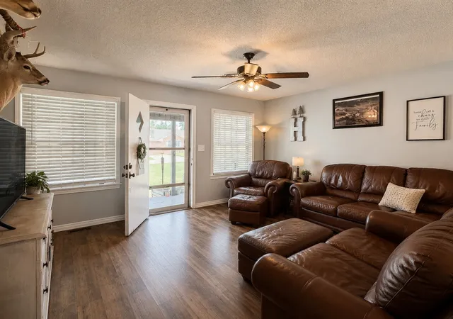 Photo 2 of Single family home for sale at 925 N 6th St, Haskell, TX 79521 | MLS# 21350424 | Listing updated on 2026-09-25