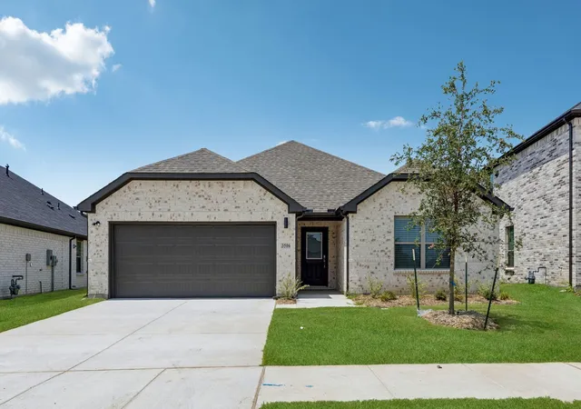 Photo 1 of Single family home for sale at 10516 Colonial Heights Ln, Fort Worth, TX 76179 | MLS# 21352469 | Listing updated on 2026-08-19