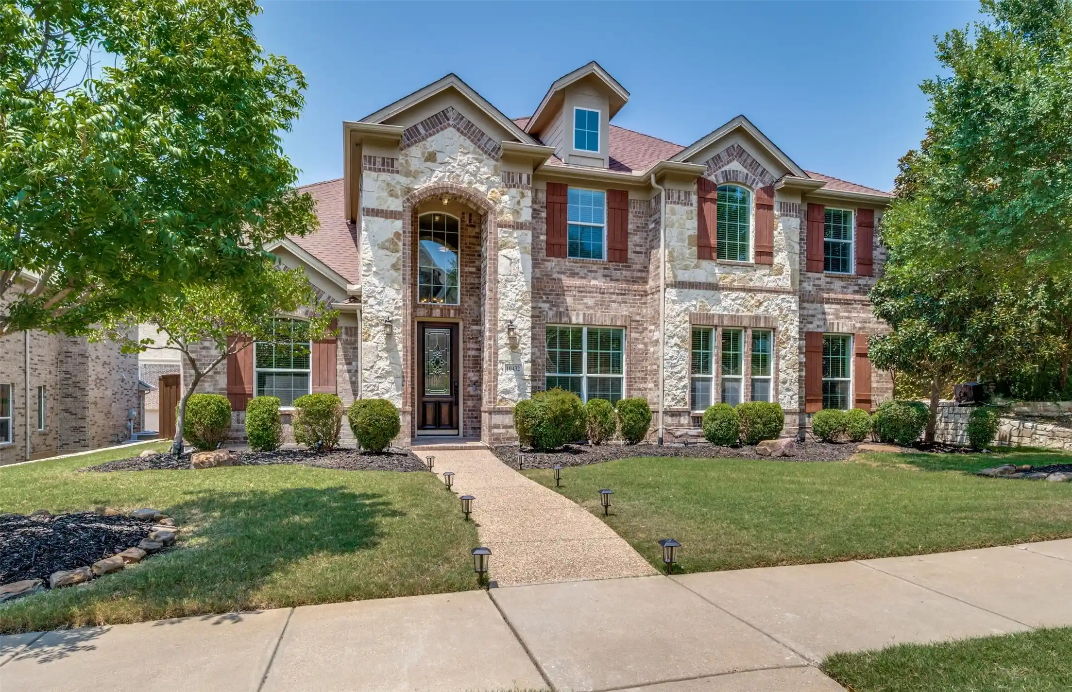 Photo 1 of Sale Pending at 10432 Bartlett Dr, Frisco, TX 75035 | MLS# 21350135 | Listing updated on 2026-10-14
