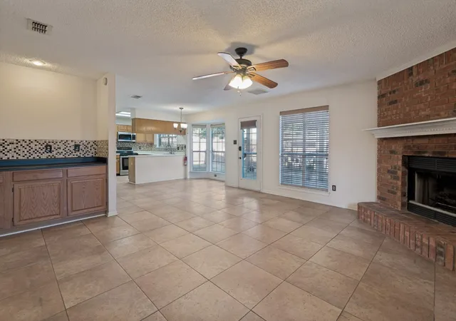 Photo 4 of Single family home for sale at 606 Berkley Dr, Grapevine, TX 76051 | MLS# 21352485 | Listing updated on 2026-09-28