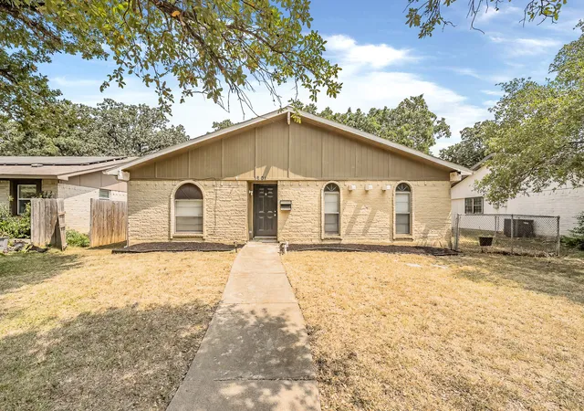 Photo 1 of Single family home for sale at 1201 Kingston Dr, Lewisville, TX 75067 | MLS# 21350817 | Listing updated on 2026-08-29