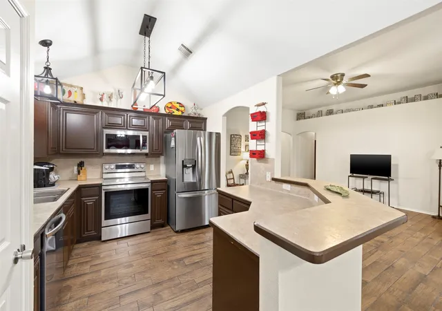 Photo 3 of Single family home for sale at 327 Choctaw Trl, Waxahachie, TX 75165 | MLS# 21350018 | Listing updated on 2026-08-30