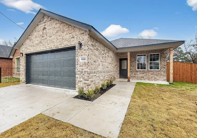 Photo 1 of Single family home for sale at 4523 Metropolitan Ave, Dallas, TX 75210 | MLS# 21352417 | Listing updated on 2026-09-23