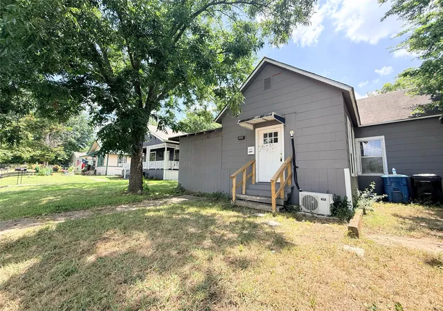 Photo 2 of Single family home for sale at 1324 W Morton St, Denison, TX 75020 | MLS# 21352525 | Listing updated on 2026-09-18