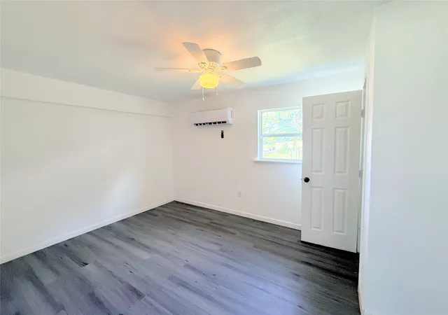 Photo 3 of Single family home for sale at 1324 W Morton St, Denison, TX 75020 | MLS# 21352525 | Listing updated on 2026-09-18