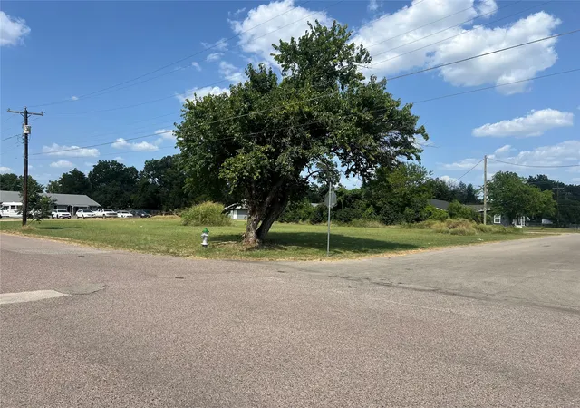 Photo 2 of Land for sale at 1706 N Main St, Bonham, TX 75418 | MLS# 21352313 | Listing updated on 2026-08-07