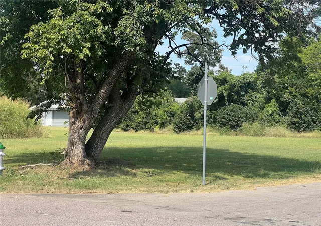Photo 3 of Land for sale at 1706 N Main St, Bonham, TX 75418 | MLS# 21352313 | Listing updated on 2026-08-07