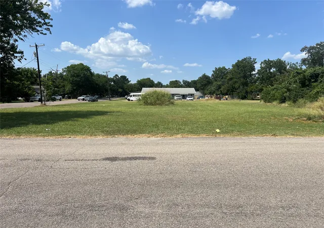 Photo 4 of Land for sale at 1706 N Main St, Bonham, TX 75418 | MLS# 21352313 | Listing updated on 2026-08-07