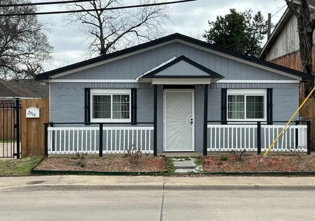 Photo 3 of Single family home for sale at 2516 Metropolitan Ave, Dallas, TX 75215 | MLS# 21352604 | Listing updated on 2026-08-06