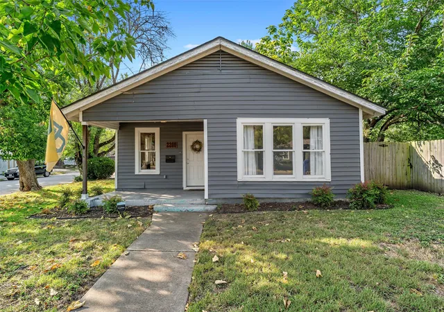 Photo 1 of Single family home for sale at 2200 Lyle Ave, Waco, TX 76708 | MLS# 21352571 | Listing updated on 2026-08-19