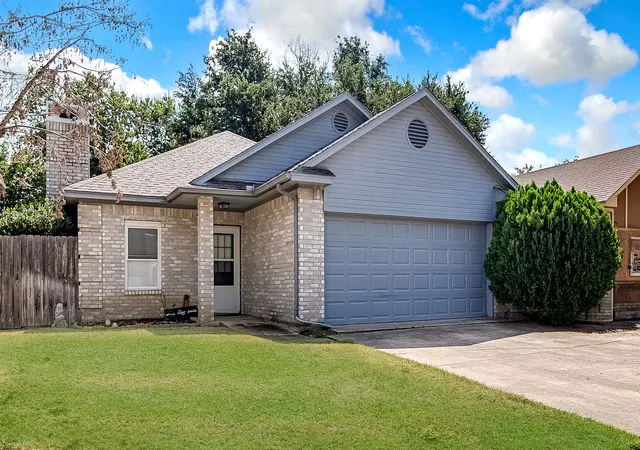 Photo 1 of Sale Pending at 3507 Hudson Dr, Arlington, TX 76015 | MLS# 21350054 | Listing updated on 2026-08-25