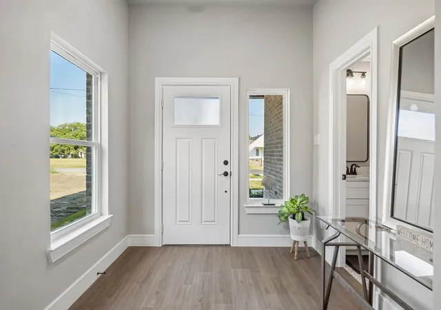 Photo 3 of Single family home for sale at 407 Frank St, Terrell, TX 75160 | MLS# 21348855 | Listing updated on 2026-10-08