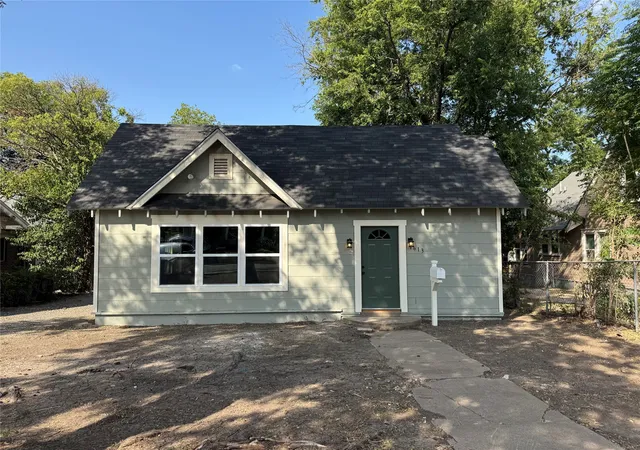 Photo 3 of Single family home for sale at 1613 N 15th St, Waco, TX 76707 | MLS# 21352658 | Listing updated on 2026-08-06