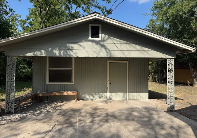 Photo 4 of Single family home for sale at 1613 N 15Th St, Waco, TX 76707 | MLS# 21352658 | Listing updated on 2026-08-06