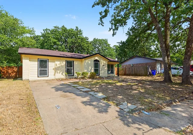 Photo 2 of Single family home for sale at 3104 Forestdale Ln, Balch Springs, TX 75180 | MLS# 21349850 | Listing updated on 2026-08-28