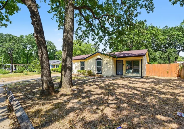 Photo 4 of Single family home for sale at 3104 Forestdale Ln, Balch Springs, TX 75180 | MLS# 21349850 | Listing updated on 2026-10-02
