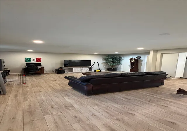 Photo 4 of Single family home for sale at 1001 E Linda Dr, Garland, TX 75041 | MLS# 21351539 | Listing updated on 2026-08-07
