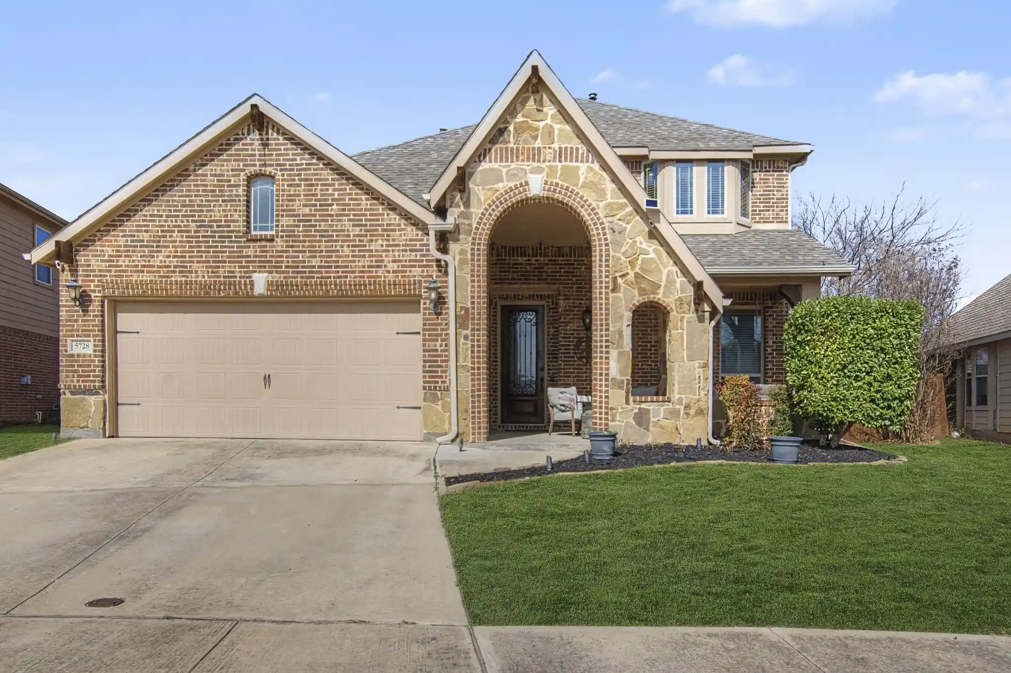 Photo 1 of Single family home for sale at 5728 Brookside Dr, Argyle, TX 76226 | MLS# 21352678 | Listing updated on 2026-10-19