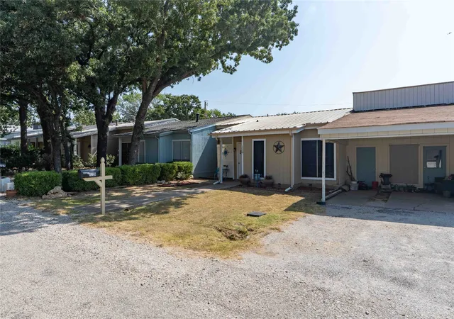 Photo 3 of Townhouse for sale at 1229 Elm Ct, Runaway Bay, TX 76426 | MLS# 21352875 | Listing updated on 2026-08-06