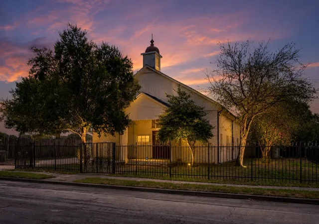 Photo 1 of Multi family home for sale at 2602 Kings, Dallas, TX 75219 | MLS# 21352860 | Listing updated on 2026-10-02