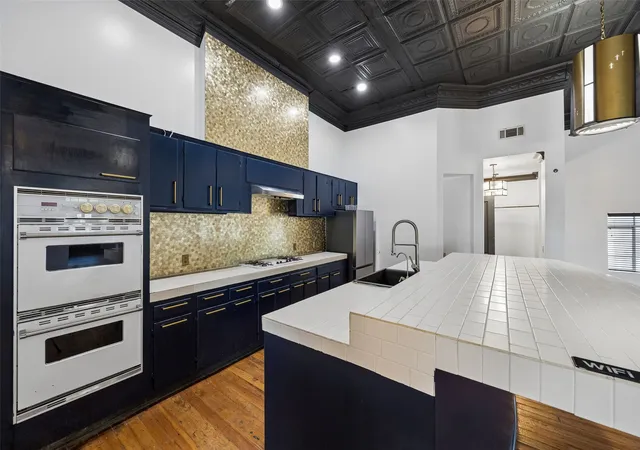 Photo 3 of House for sale at 2602 Kings, Dallas, TX 75219 | MLS# 21352860 | Listing updated on 2026-10-02