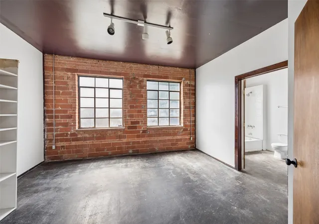 Photo 4 of House for sale at 2602 Kings, Dallas, TX 75219 | MLS# 21352860 | Listing updated on 2026-10-02