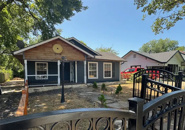 Photo 2 of Single family home for sale at 2414 Brandon St, Dallas, TX 75211 | MLS# 21349830 | Listing updated on 2026-09-24