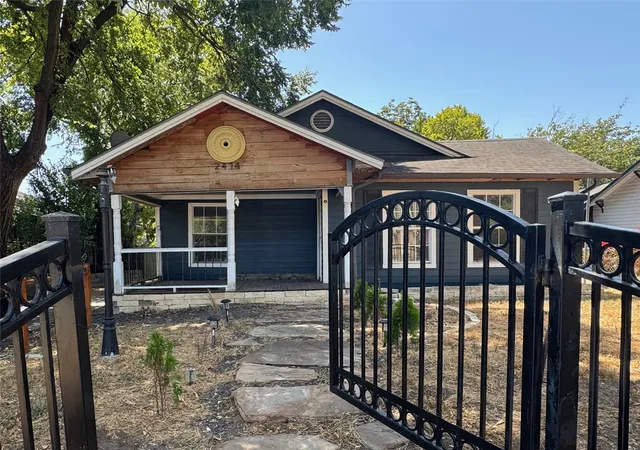 Photo 3 of Single family home for sale at 2414 Brandon St, Dallas, TX 75211 | MLS# 21349830 | Listing updated on 2026-09-24