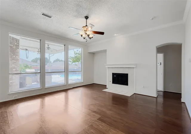 Photo 3 of Single family home for sale at 1013 Hampstead Dr, Mesquite, TX 75181 | MLS# 21342607 | Listing updated on 2026-08-20