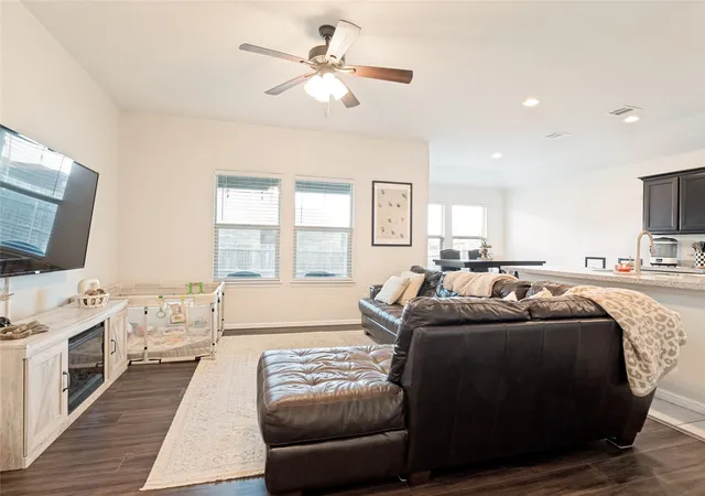 Photo 4 of Single family home for sale at 6929 Whisper Field, Fort Worth, TX 76120 | MLS# 21352749 | Listing updated on 2026-09-19