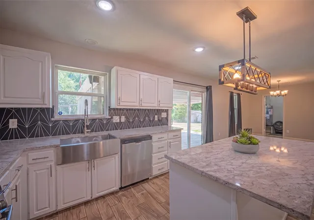 Photo 2 of Single family home for sale at 611 S Dallas St, Palmer, TX 75152 | MLS# 21351824 | Listing updated on 2026-09-18