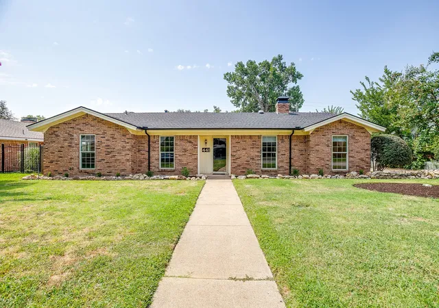 Photo 1 of Single family home for sale at 441 W Pleasantview Dr, Hurst, TX 76054 | MLS# 21352826 | Listing updated on 2026-08-19