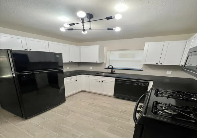 Photo 3 of Sale Pending at 1507 Maple Dr, Garland, TX 75042 | MLS# 21351589 | Listing updated on 2026-08-18