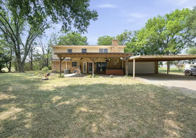 Photo 2 of Single family home for sale at 5022 Ensign Rd, Ennis, TX 75119 | MLS# 21352921 | Listing updated on 2026-08-26